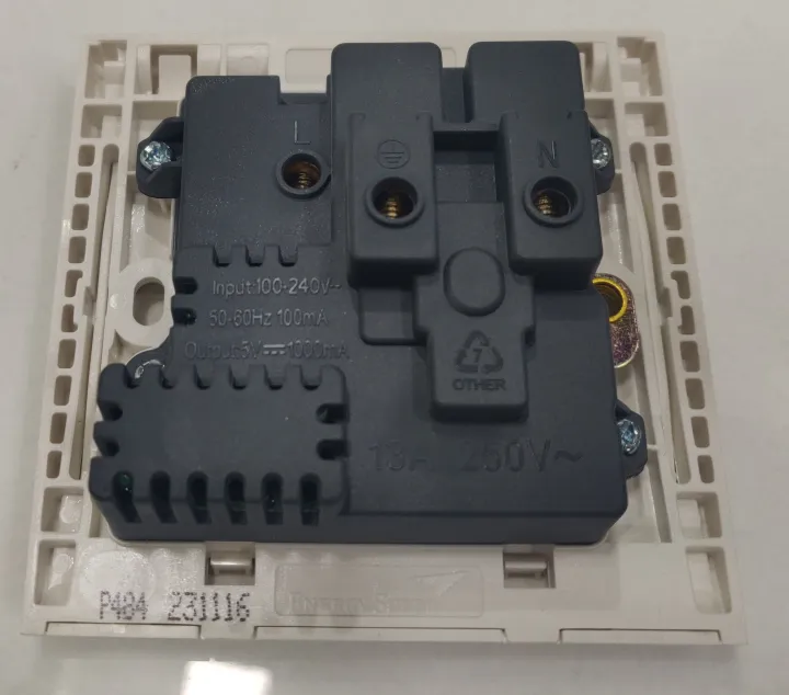 Multi%20Plug%20Custom%20Made%20Energy%20Super%20VIP%205%20Pin%201%20USB%203%20Gang%20Extension%20Socket%20with%20Switch%20ABS%2040/76%20wire%203Gang%204076%20Homemade%20MultiPlug%20PVC%208%20Pin%20T&B%20-%20Image%204