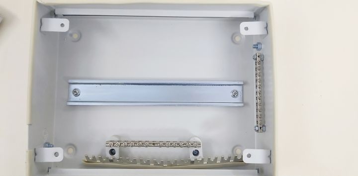 HPL%20DB%20BOX%20DOUBBLE%20DOOR%20METAL%2016%20WAY%20-%20Image%203