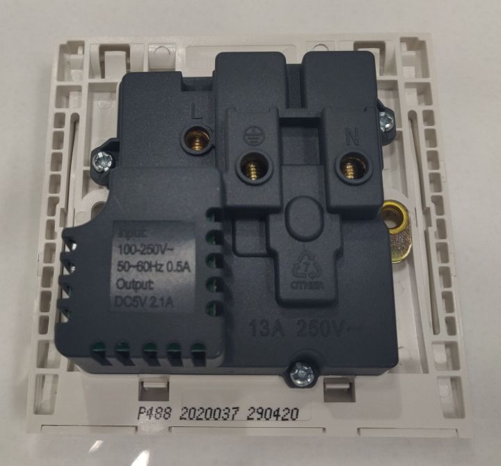 Energy%20Super%20VIP%20Off%20White%2013A%205%20Pin%20Double%20USB%20Multi%20Dual%20Universal%20Socket%20Switch%205Pin%20-%20Image%204