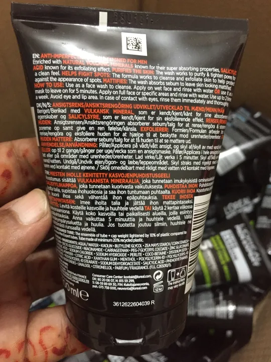 Men%20Expert%20Pure%20Carbon%203%20In%201%20Face%20Wash%20100ml%20UK%20-%20Image%205