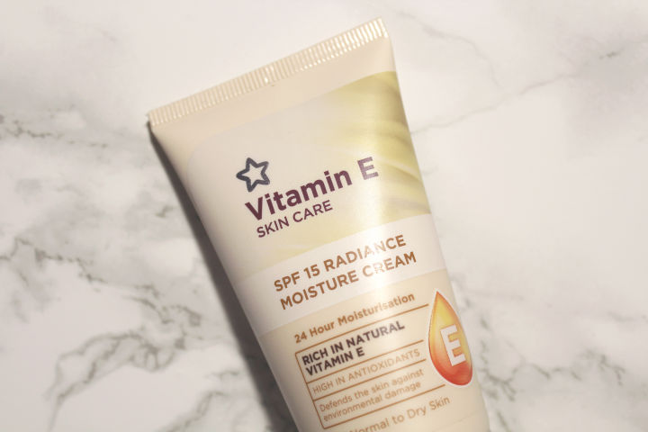 Vitamin%20E%20Skincare%20Radiance%20Face%20Cream%2050ML%20UK%20-%20Image%203