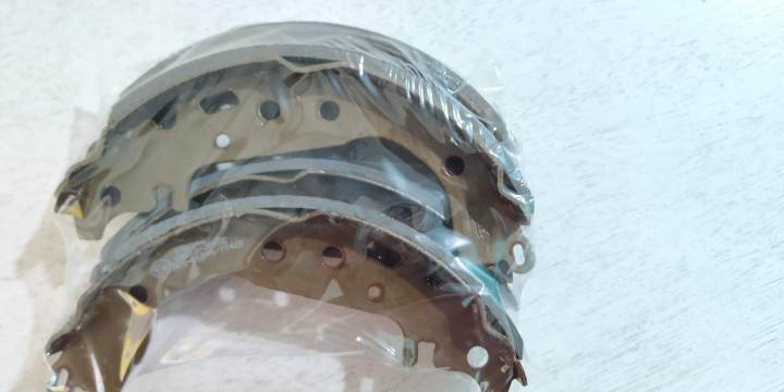 Brake%20Shoe%20for%20Corolla,%20Axio,%20Yaris,%20Vitz%20etc%20Car%20-%20Image%207