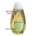 Johnson’s Baby top-to-toe hair & body baby Bath 200 ml (Malaysia). 