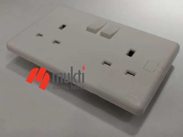 MK%20Made%20in%20Singapore%20ECORE%2013A%203%20Pin%20Flat%202%20Gang%20Dual%20Outlet%20Socket%20with%20Switch%20Three%203Pin%20-%20Image%202