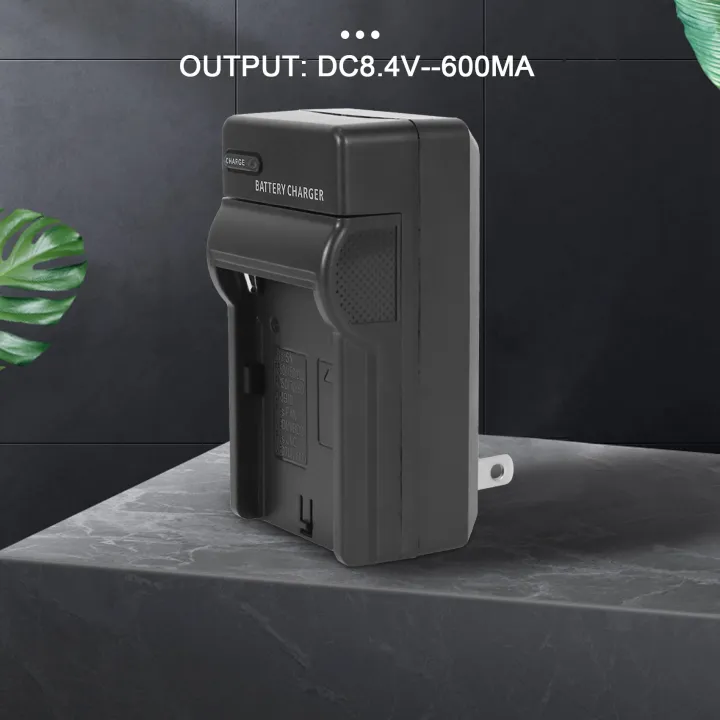 NP-F550%20Battery%20Charger%20NP-FM50,%20FM70,%20FM90,%20FM30,%20FM500H,%20FM51(USplug)%20-%20Image%206