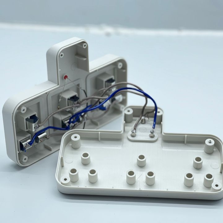 Multi%20plug%20wall%20Socket%20adapter%20-%205A%20Multi%20Socket%203%20way%20Universal%20type%20outlet%20-%20Travel%20adapter%20-%20Image%207