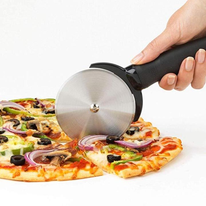 Pizza Cutter, Easy Grip Plastic Handle Medium