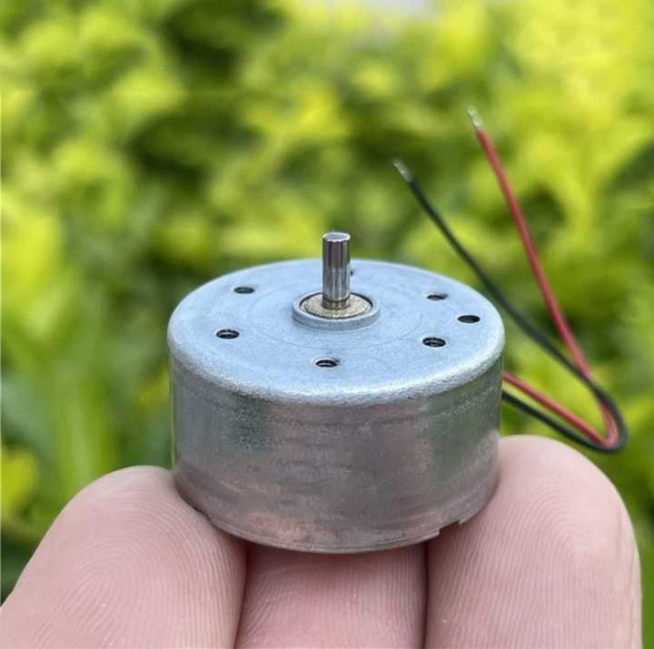 Micro moteur solaire 300 argent, 3V, 4.5V, 5V DC, 1 pièce, pour loisirs