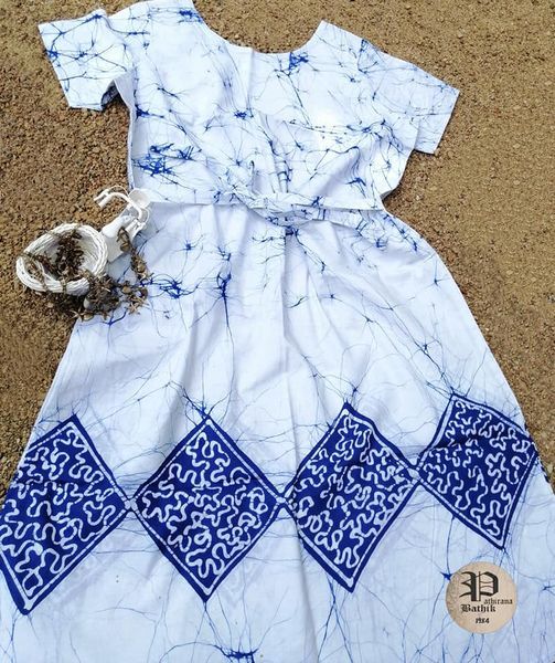 women's%20hand%20made%20super%20voil%20bathik%20frock%20-%20Image%202