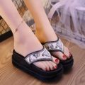 Thick-Soled White Flip-Flops High Heel Slippers Women's Summer Outdoor Slippers Soft Bottom Increase Muffin Lightweight Non-Slip Slippers. 