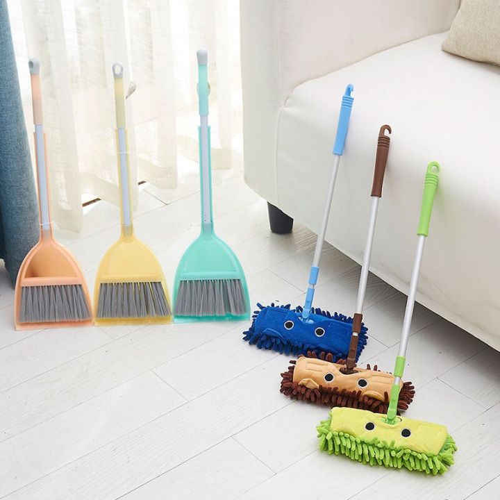 Children's%20Simulation%20Broom%20Mop%20and%20Dustpan%20Set%20Kindergarten%20Toys%20Baby%20House%20Cleaning%20Combination%20-%20Image%203