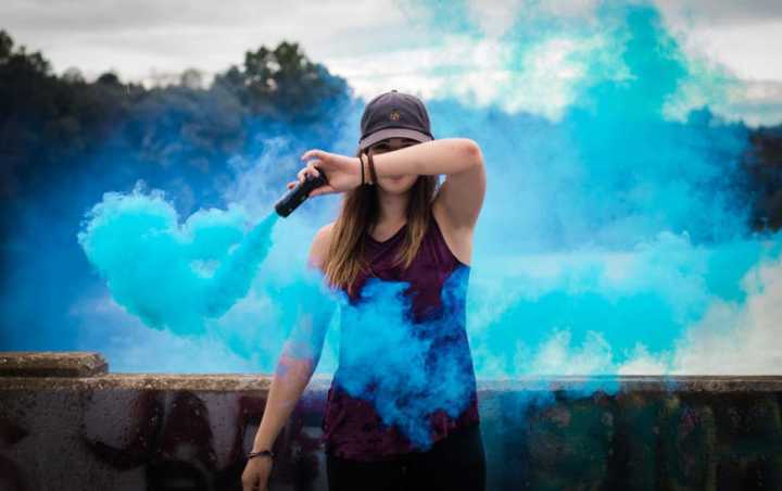 Colorful%20Effect%20Smoke%20Tube%20Bottle%20Studio%20Car%20Photography%20Toy%20Wedding%20Halloween%20Spray-supplies%20-%20Image%203