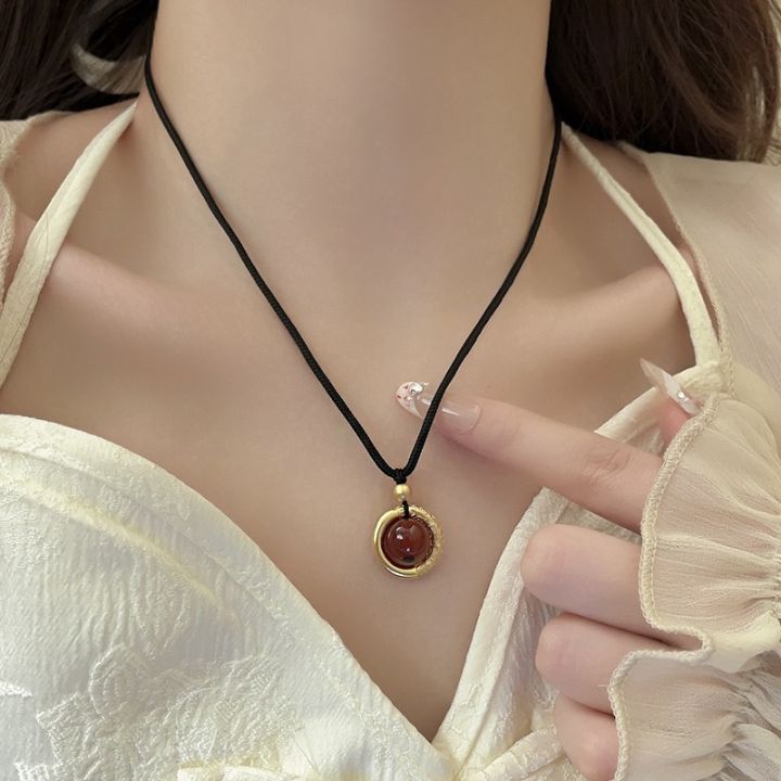 %E3%80%90Cost-effective%E3%80%91Acacia%20Bean%20Safe%20Buckle%20Necklace%20Women's%20Light%20Luxury%20High-end%20Gankun%20Ring%20Pendant%20Girlfriend%20New%20Chinese%20Style%20Woven%20Rope%20Neck%20Chain%20Trendy%20-%20Image%202