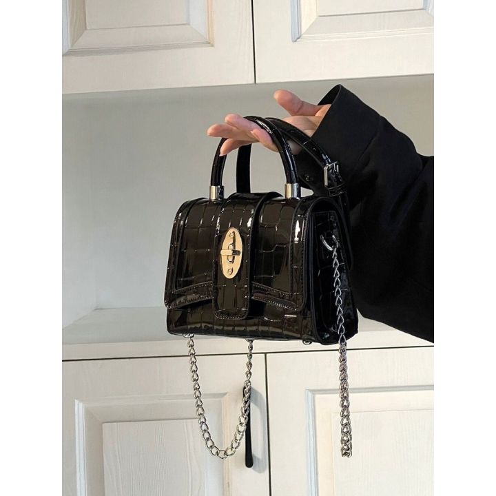 High-Grade%20Chain%20Bag%20Niche%202024%20One-Shoulder%20Motorcycle%20Texture%20Portable%20Patent%20Leather%20Small%20Square%20Bag%20Crossbody%20New%20Women's%20Western%20Style%20-%20Image%206