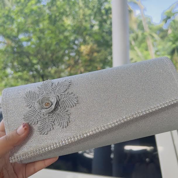 Gold%20Flower%20logo%20Silver%20Color%20Wedding%20Lady%20Satin%20Bags%20Lace%20chain%20Shoulder%20Bag%20Purse%20Party%20Girl%20Handbags%20-%20Image%206