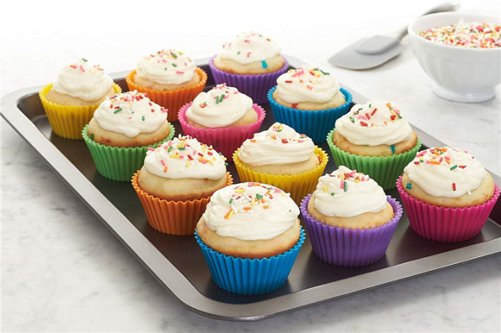 Silicone%20Cup%20cake%20Mold%20Reusable%20%E2%80%93%2024%20pcs%20-%20Image%204