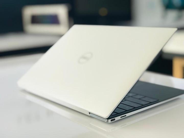 Dell%20XPS%2013%209300%208GB,%20512GB%20SSD,%20Core%20i7%20Laptop%20-%20Image%203