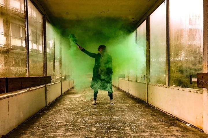 Colorful%20Effect%20Smoke%20Tube%20Bottle%20Studio%20Car%20Photography%20Toy%20Wedding%20Halloween%20Spray-supplies%20-%20Image%204