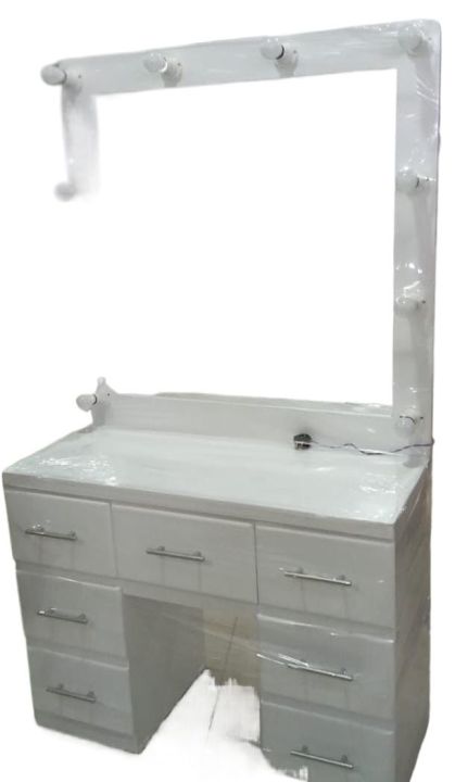 Dressing%20Table%20With%20light%20White%20-%20Image%203