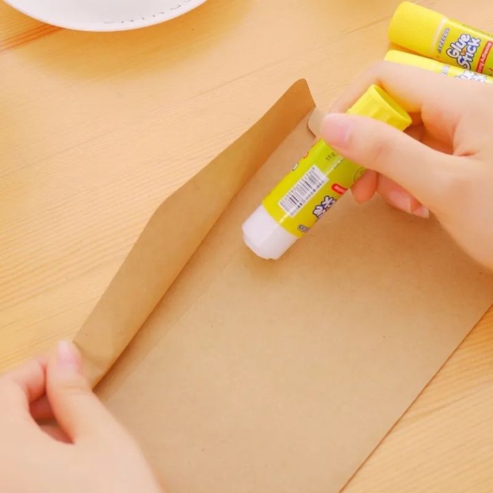 DIY%20Card%20Photo%20Pasting%20With%20Solid%20Adhesive%20High%20Viscosity%20Solid%20Glue%20Stick%20Portable%20Student%20Adhesive%20Stationery%20Home%20Office%20Adhesive%20Stick%20Rotary%20Adhesive%20Safety%20Adhesive%20-%20Image%204