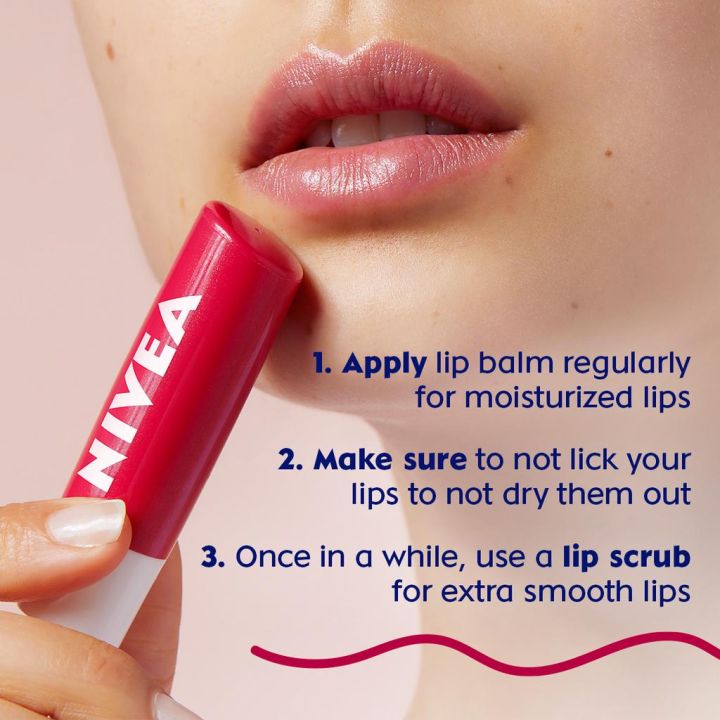 NIVEA%20STRAWBERRY%20Fruity%20Shine%20Moisture%20Lip%20Care%20Balm%20Nsfs%20-%20Image%203