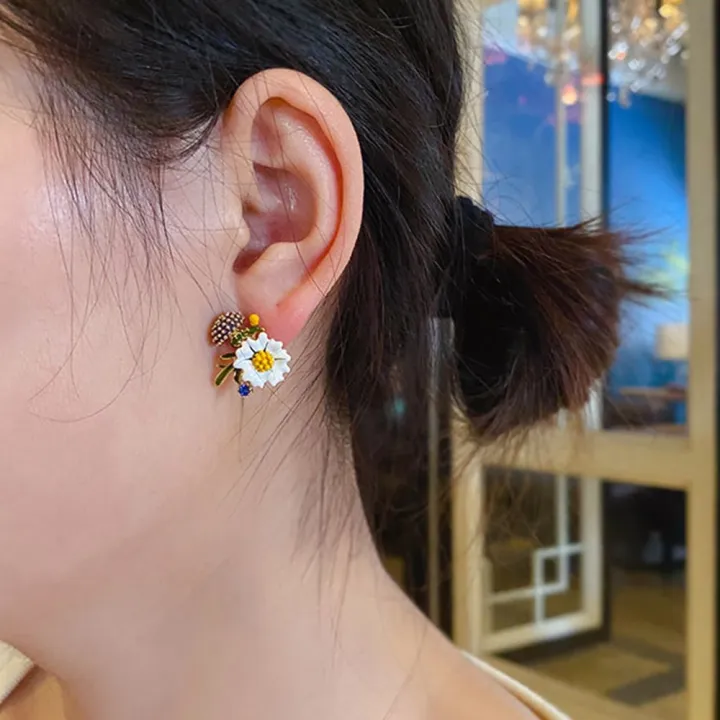 Bridal%20Daisy%20Flower%20Korean%20INS%20Women%20Stud%20Earring%20Drip%20Glaze%20Wedding%20French%20Party%20Asymmetry%20Stud%20Earrings%20Girls%20Elegant%20Ladies%20-%20Image%203