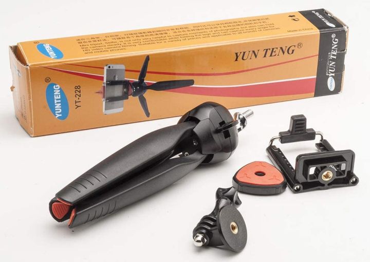 Yunteng%20YT%20228%20Mini%20Tripod%20with%20Phone%20Holder%20for%20Mobile%20and%20Camera%20-%20Image%203