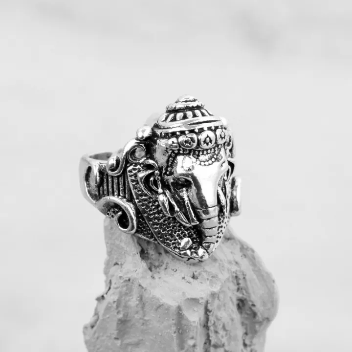 Vintage%20Punk%20Skull%20Ring%20Men's%20Stainless%20Steel%20Steampunk%20Cross%20Ring%20for%20a%20Gothic%20Touch%20-%20Image%207