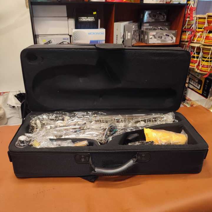 Lark%20Alto%20Saxophone%20Straight%20Brass%20Lacquered%20Gold/%20Silver%20with%20Hard%20case,%20Mouthpiece,%20Reed,%20Belt,%20Cloth,%20Gloves%20Alto%20Saxophone%20is%20Suitable%20for%20Beginners%20to%20Test%20The%20Level%20of%20Professional%20Playing%20Wind%20Instrument%20Saxophone%20-%20Image%204