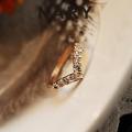 Ring Anti-rust Women V-shaped Rhinestone Ring. 