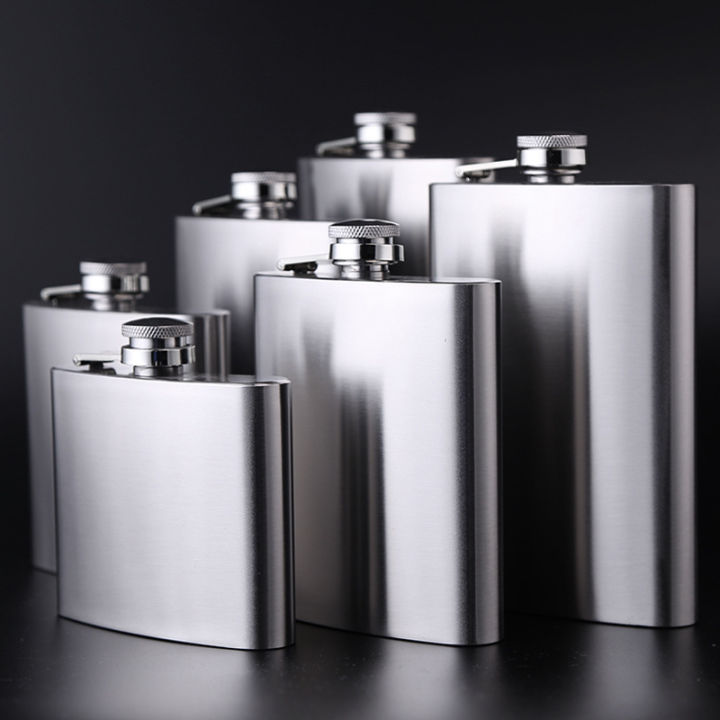 Portable%20Stainless%20Steel%20Hip%20Flask%20Alcohol%20Bottle%20Travel%20Whiskey%20Alcohol%20Liquor%20Bottle%20Flagon%20Mini%20Cup%20-%20Image%204