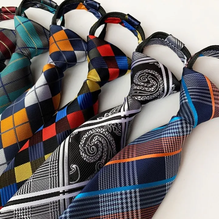 Fashion%20Silk%20Material%20Pre-tied%20Necktie%20Striped%20Design%20Rubber%20Fastener%20Lazy%20Ties%20Slim%20Cut%20Zipper%20Necktie%20Gift%20Giving%20-%20Image%204