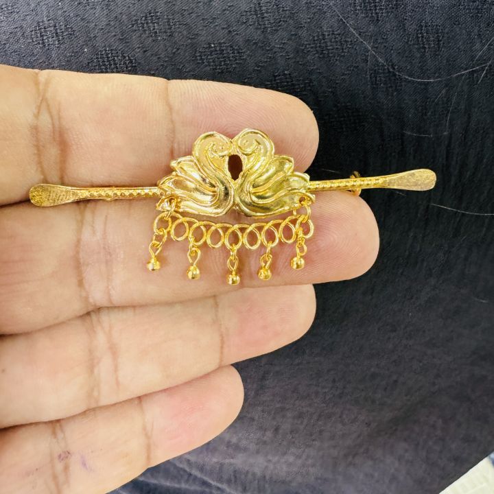 ESH Gold plated Stylish small hansaputtuwa agasthi Kandiyan saree Brooch / Saree Pin For Women