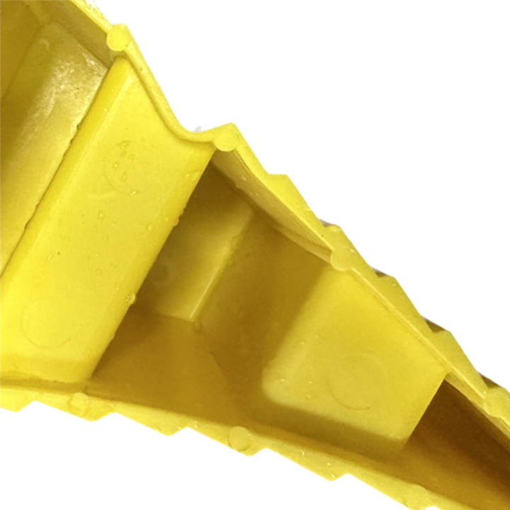 Wheel%20Chocks%20for%20Travel%20Trailers,Non-Slip%20Heavy%20Duty%20Wheel%20Chocks,Wheel%20Chocks%20for%20Cars%20Trucks,for%20Most%20Tire%20Sizes,4pcs%20-%20Image%202