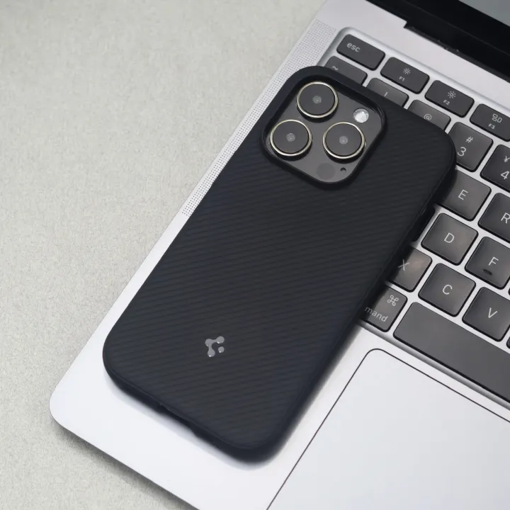 Spigen%20mag%20armor%20(magfit)%20for%20Apple%20phone%20case%20for%20iPhone%2012%2013%2014%20Pro%20Max%20magnetic%20protective%20case%20for%20iPhone%2015%20Pro%20Max%20case%20-%20Image%209