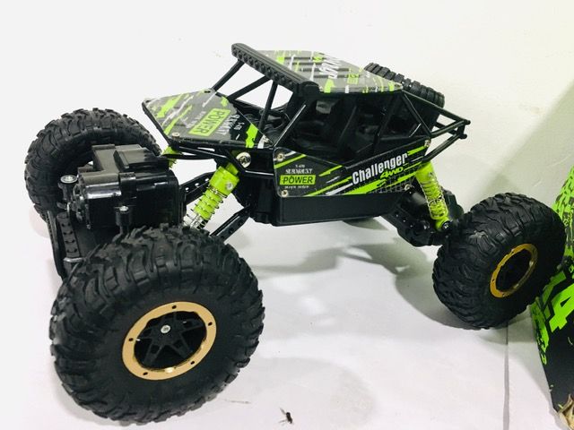 4WD%20Off%20Road%20Metal%20Rechargeable%20Monster%20Rock%20Crawler%20Car%20Truck%20Buggy%20Jeep%20Giant%20Rock%20Climber%202.4Ghz%201%20to%2014%20Scale%20Luxury%20Design%20High%20Quality%204%20Wheel%20Off%20Road%20Full%20Function%20-%20Image%206