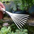 Garden Rake Wood Handle 9 Tooth Garden Hand Rake Garden Small Leaf Rake Metal Yard Rake for Flower. 