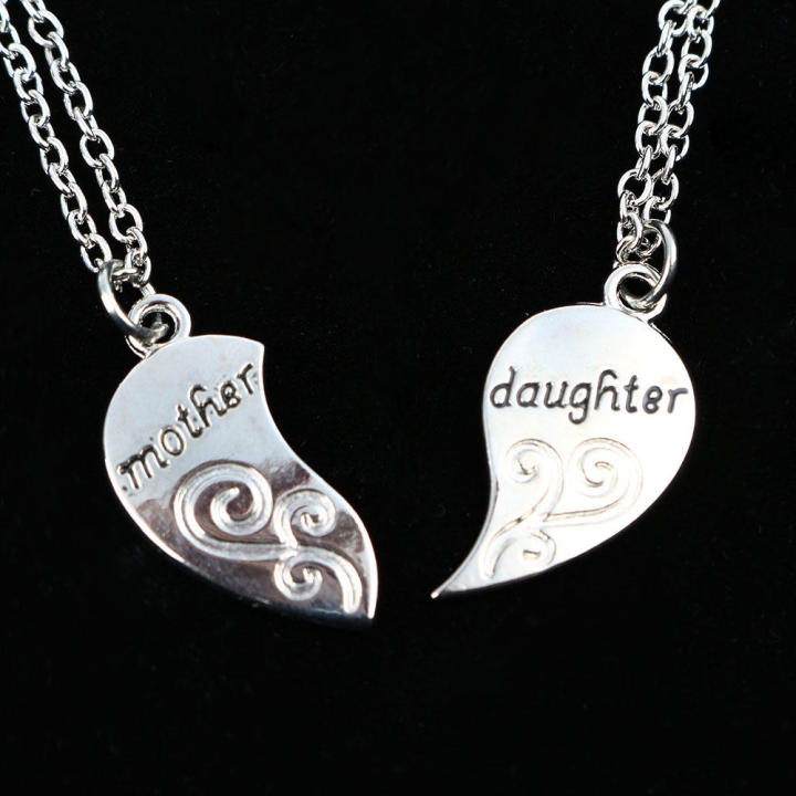 Engraved%20Mother%20and%20daughter%20necklace%20Handmade%20Stylish%20Elegant%20Mother's%20necklace%20Dainty%20Fashion%20Mom%20necklace%20for%20Mother-daughter%20bonding%20Family%20events%20Gift%20for%20new%20moms%20Daily%20wear%20Special%20occasions%20-%20Image%206