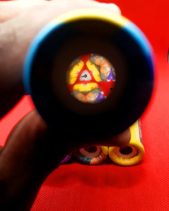 Magical%20scope%20Physics%20Triangular%20Prism%20Science%20Toy%20Cartoon%20Paper%20Toy%201Pcs%20Random%20Colors%20-%20Image%203