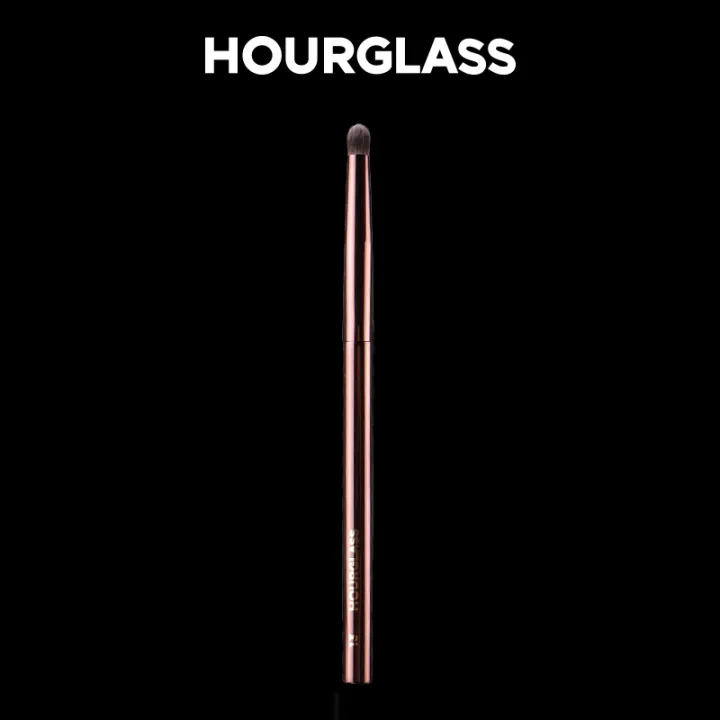 Hourglass%20-%20No.13%20Makeup%20Brush%20Precision%20Smudge%20Brush%20Soft%20and%20Skin-friendly%20Fiber%20Hair%20Color%20spreading%20eye%20shadow%20brush%20-%20Image%203