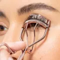 Eyelash Clip Fitted Eye Shape Plastic Handle Beauty Lash Lift Tool Eyelash Curler Cosmetic Makeup Tools Clip Lash Curler Lash Lift Tool Beauty Eyelashes Multicolor Makeup Tool. 