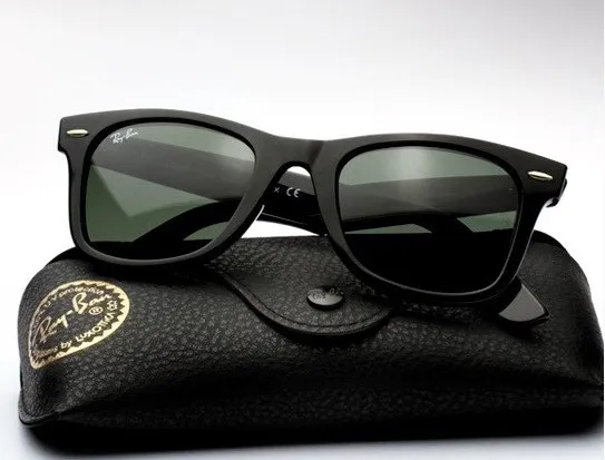 Ray-Ban%20RB2132%20Wayfarer%20Polarized%20Sunglasses%20Unisex%20UV400%20Protection%2063mm%20Bridge%20Silver%20Gradient%20Polarized%20Lens%20-%20Image%204