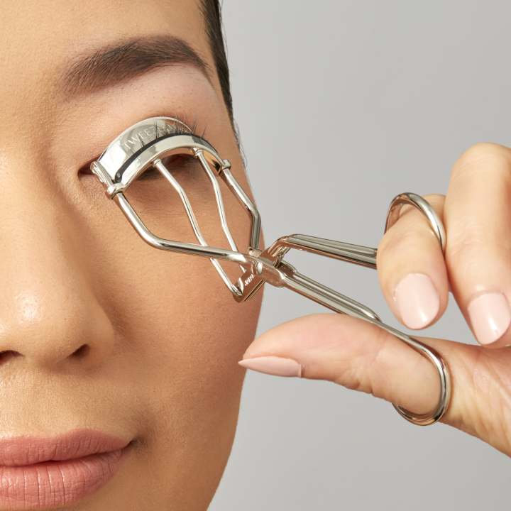 Fully%20Eyelashes%20Curler%20Eyelashes%20Curling%20Machine%20For%20Women%20And%20Girls%20Easy%20To%20Use%20At%20Home%20And%20Parlor%20Black%20Steel%2010%20Gram%20Pack%20Of%201%20-%20Image%205
