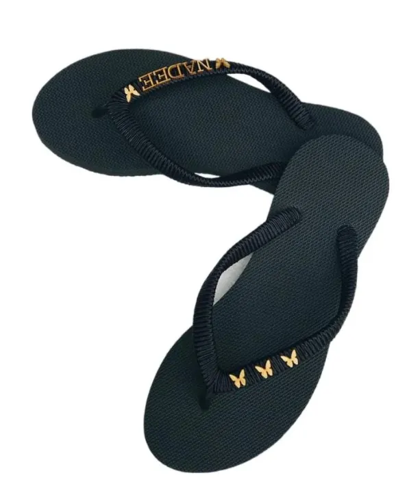 Personalized%20Name%20Tagged%20Slippers%20for%20Women%20%E2%80%93%20Custom%20Flip%20Flops%20-%20Image%204