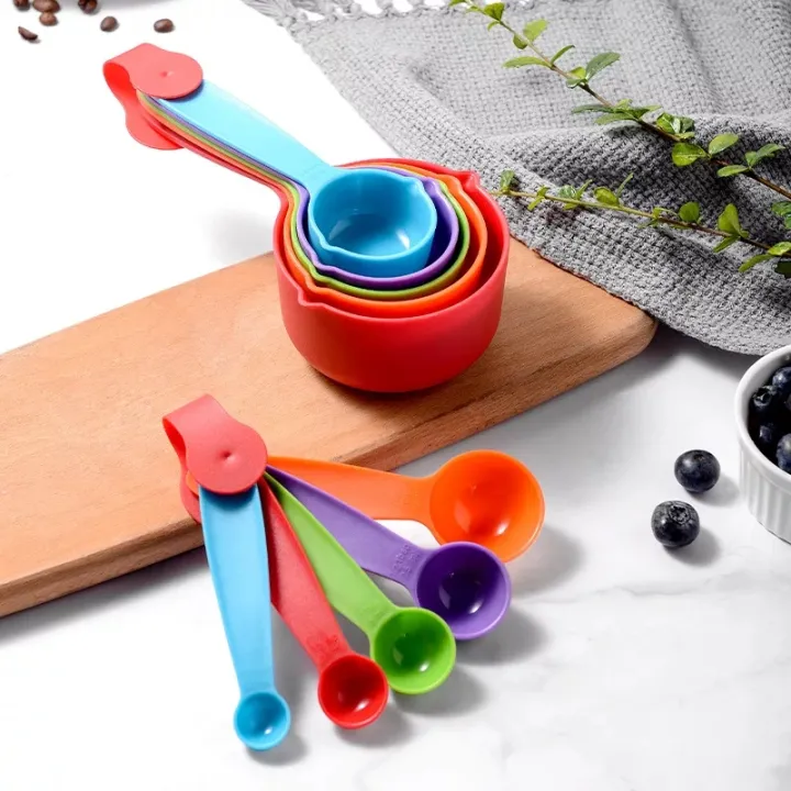 10%20Pieces%20Plastic%20Measuring%20Cups%20and%20Spoons%20Set%20Colored%20for%20Kitchen%20Cooking%20Bathing%20-%20Image%203