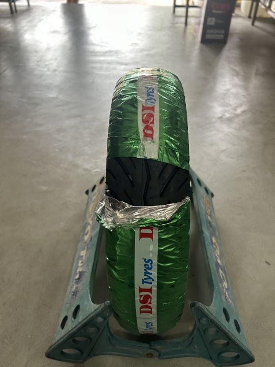 DSI%2090/100-10%20-%204%20PR%20SCOOTY%20T/L%20SRI/MC-%2049%20Tubeless%20-%20Image%205