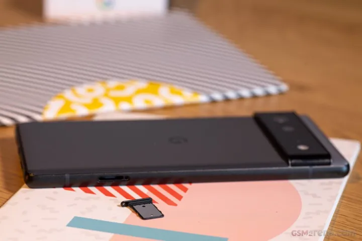 Google%20Pixel%206%208GB%20128GB%20Brand%20new%20condition%20smartphone%20with%20Back%20cover%20and%20charger%20and%20cable%20-%20Image%204