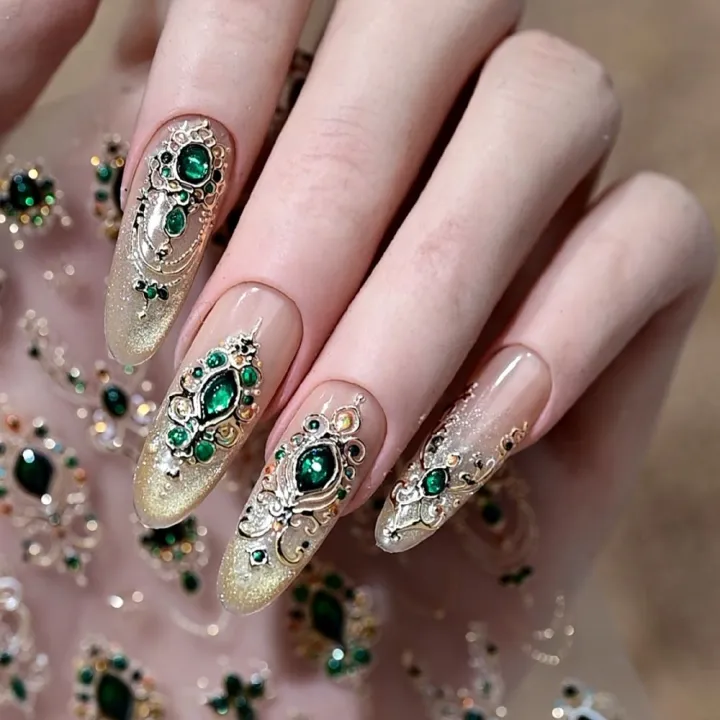Palace%20Style%20Luxurious%20Design%205D%20Nail%20Stickers%20Shiny%20Finish%20Gold%20Scepter%20Baroque%20Scepter%20Nail%20Emerald%20Ruby%20Color%20Red%20Green%20Gemstone%20Nail%20Decals%20Xmas%20Nail%20-%20Image%206
