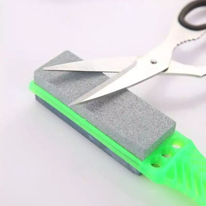 Mini%20Knife%20Sharpener%20-%20Round%20Grinding%20Wheels%20Sharpening%20Stone%20-%20Image%204