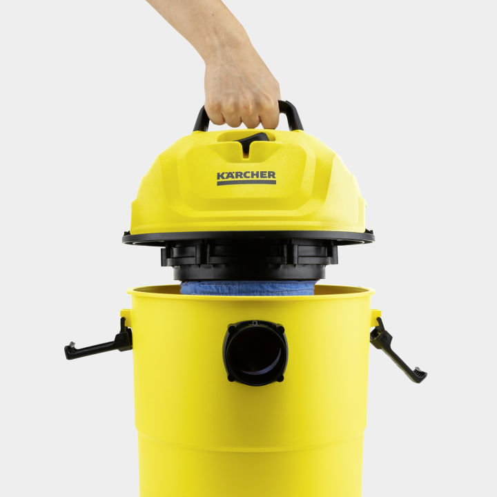 Karcher%20Wet%20&%20Dry%20Vacuum%20Cleaner%20-%20WD-1%20-%20Image%204